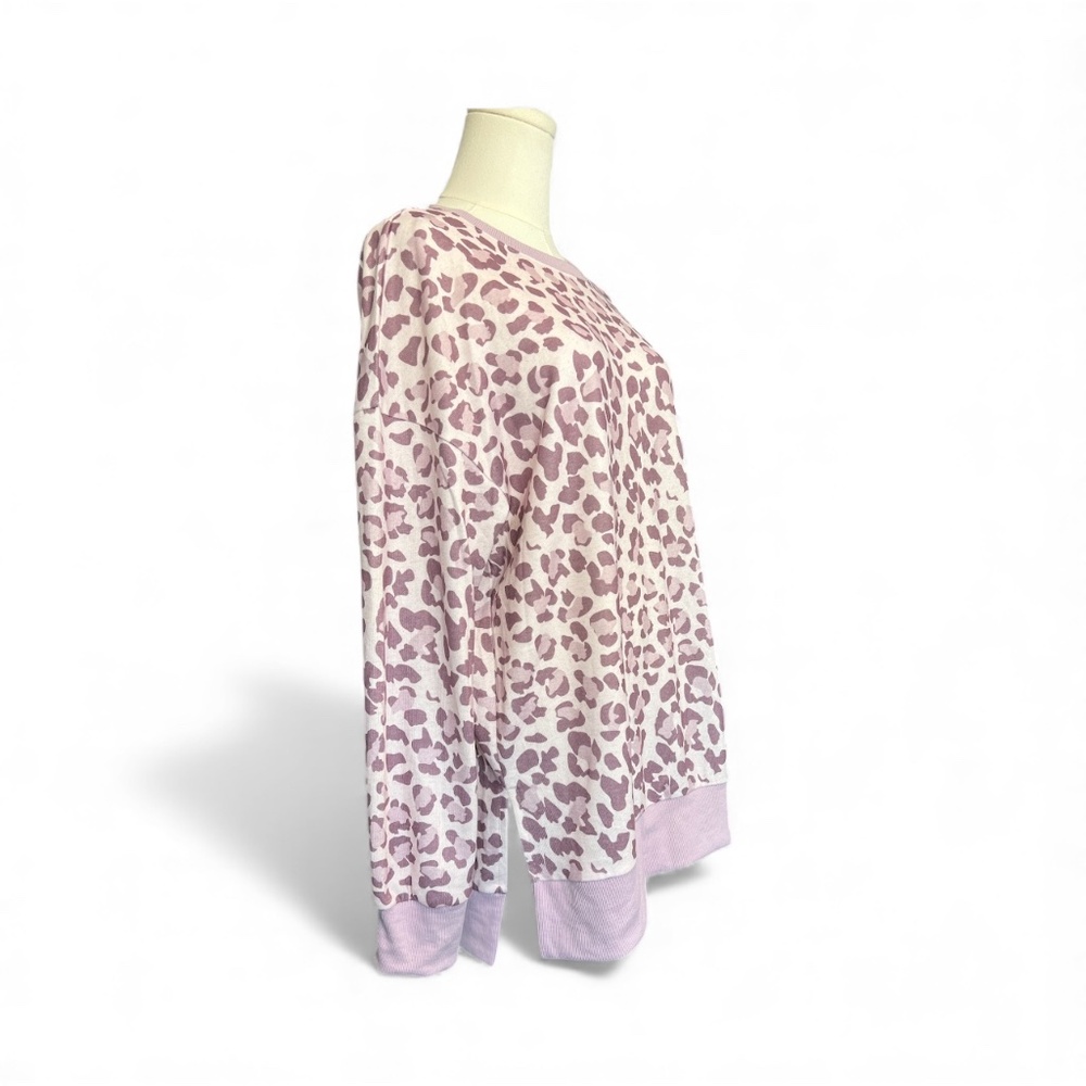 💜🤍 EUC ANGASHION Lavender & White Leopard Print Sweatshirt | Sz L - Picture 2 of 6